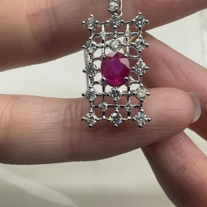 红宝石未镶嵌颈饰