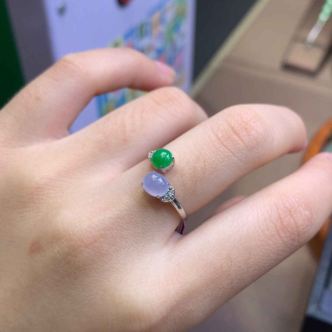 翡翠18K金镶嵌颈饰翡翠