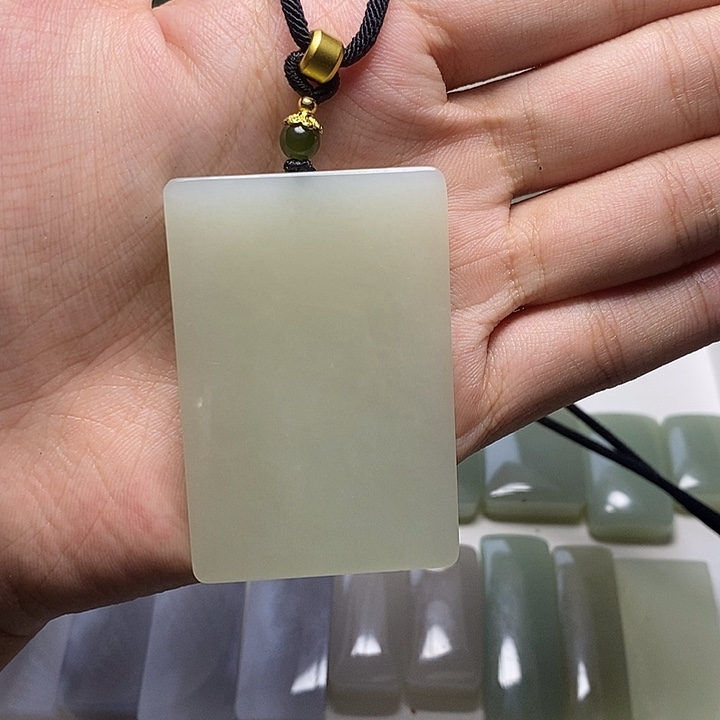 和田玉未镶嵌颈饰织****胎