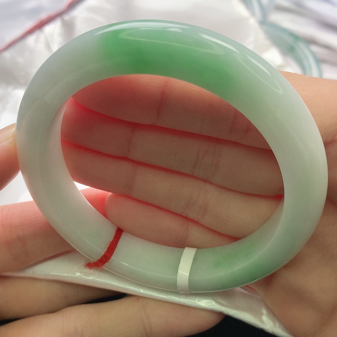 翡翠未镶嵌手镯缅甸5556