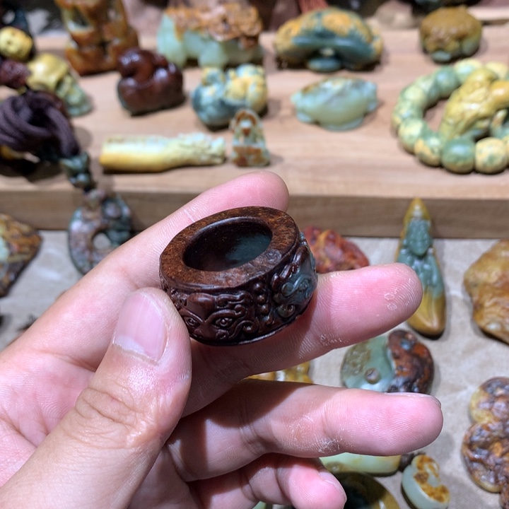 未镶嵌岫岩河磨玉（透闪石质玉）挂件我*我
