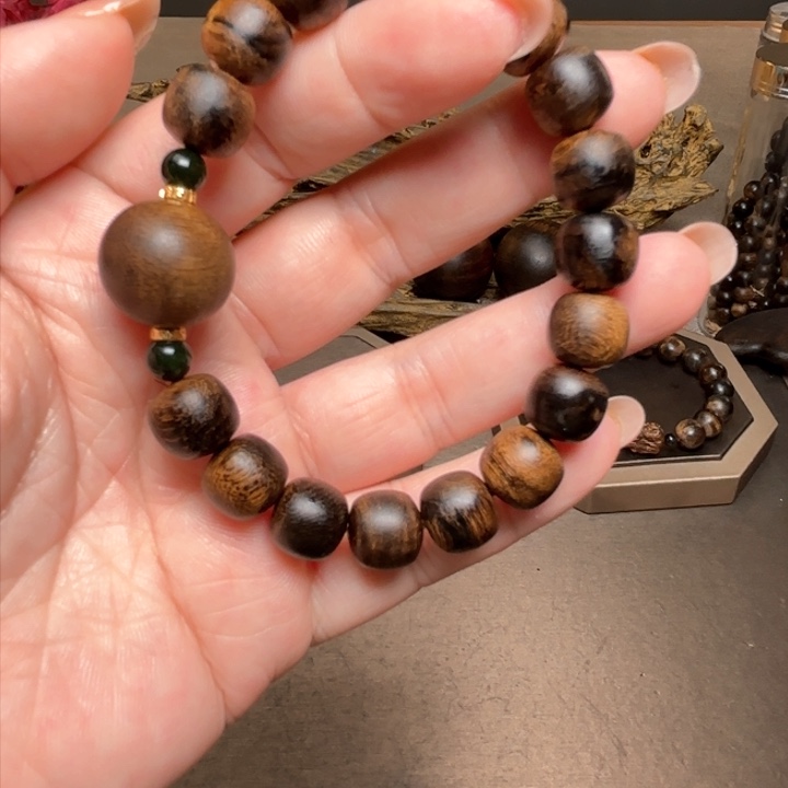 沉香手串越南芽庄白棋楠瘤疤1.0➕绿棋瘤疤单珠