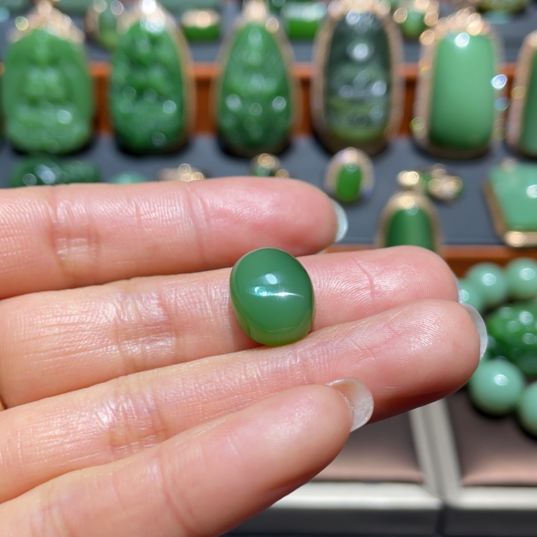 和田玉（碧玉）颈饰未镶嵌戒面