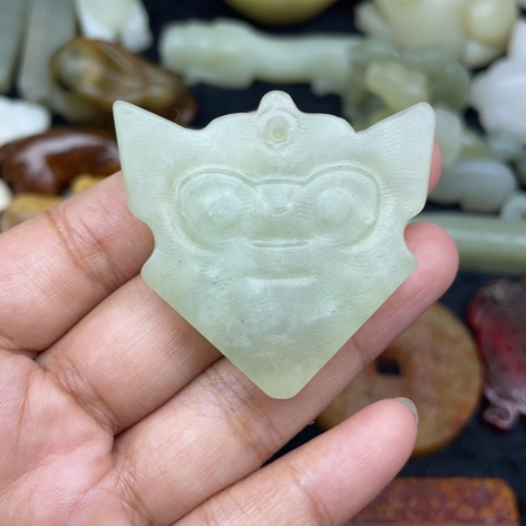未镶嵌蛇纹石玉颈饰19