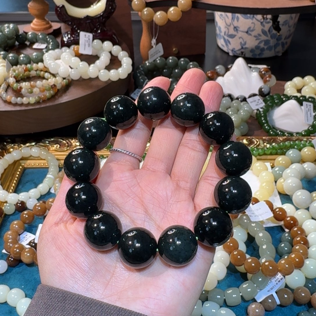 和田玉手串未镶嵌好**棚