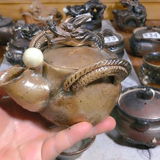 瓷片微瑕的龙宝瓶