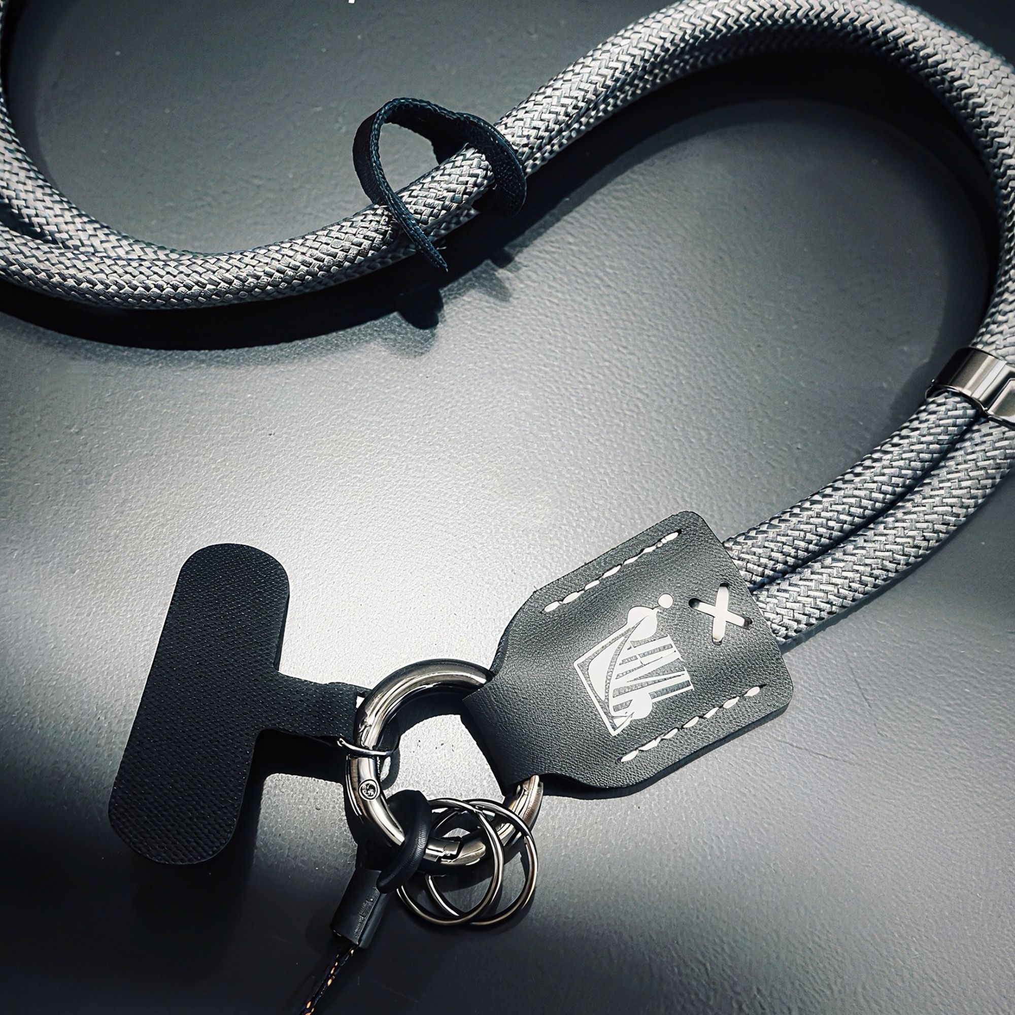 BVU logo皮质手机长款  通用便携创意个性涤纶挂脖挂绳