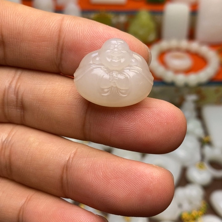 和田玉未镶嵌颈饰和田玉藕粉抱抱佛（多样性发货）