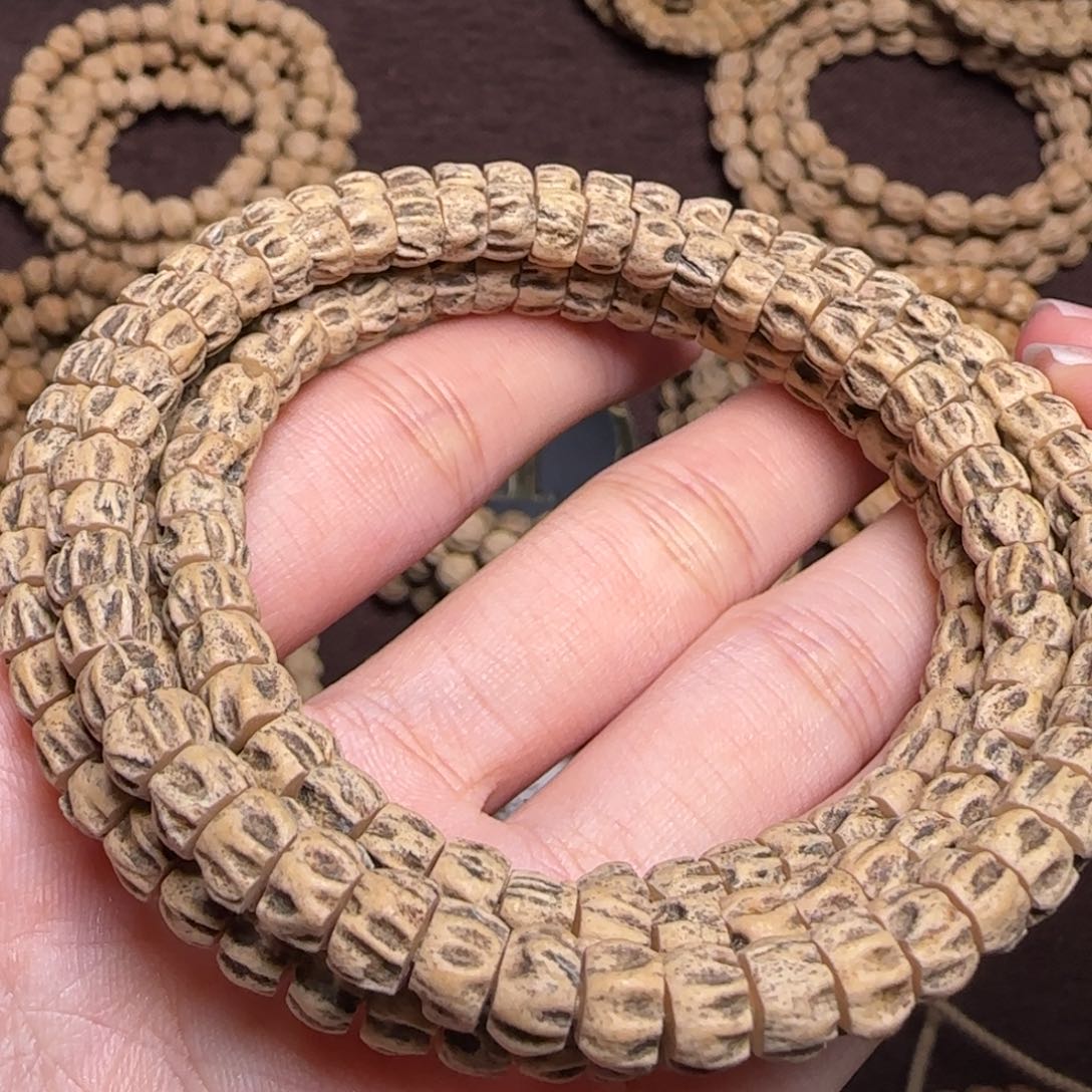 柏香籽/百香籽吊坠游****?