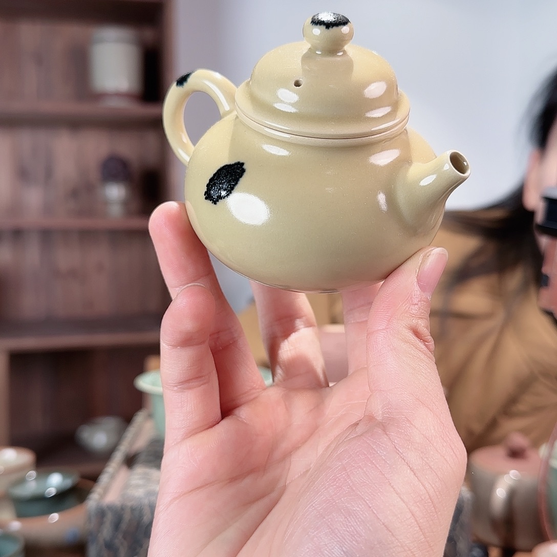 瓷摆件点彩手工壶