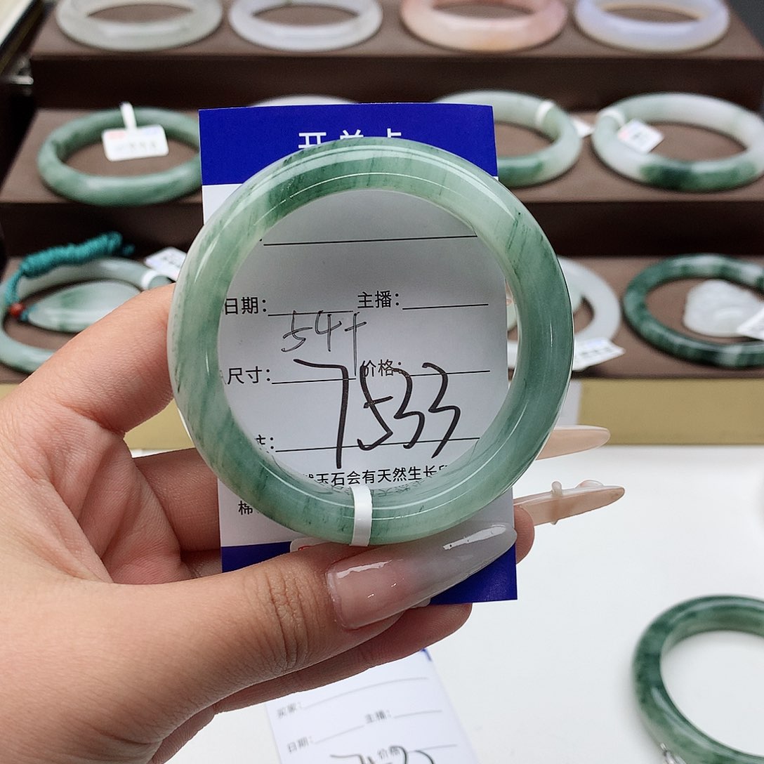 石英质玉手镯未镶嵌+*