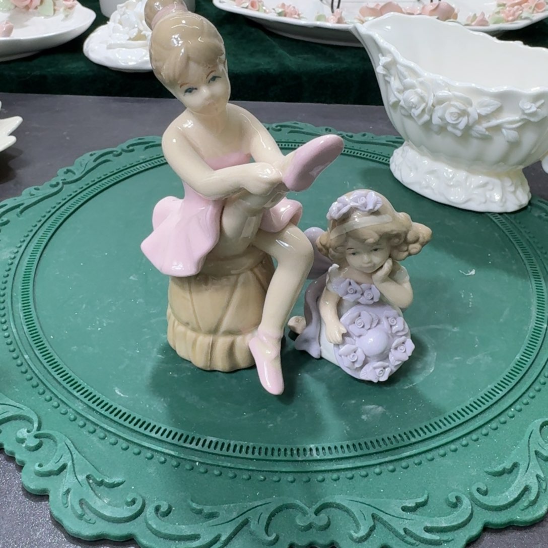 瓷片用**雪拍一大二两个娃娃