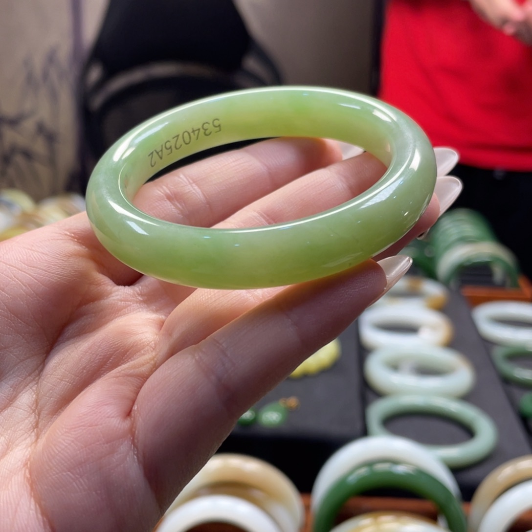 未镶嵌手镯和田玉53.5满翠