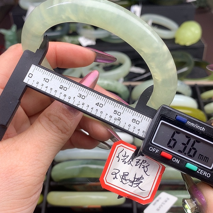 蛇纹石玉手镯未镶嵌563