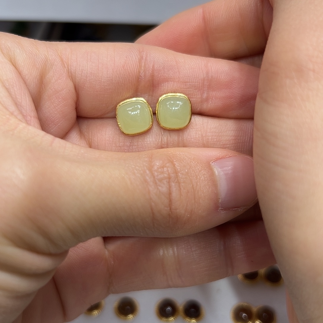 和田玉耳饰银S925镶嵌艾**景