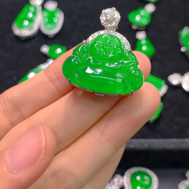 翡翠银S925镶嵌颈饰一个