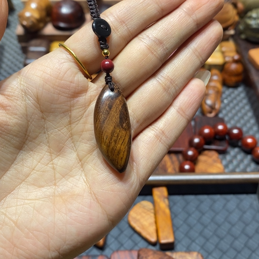 男***途黄花梨/降香黄檀木