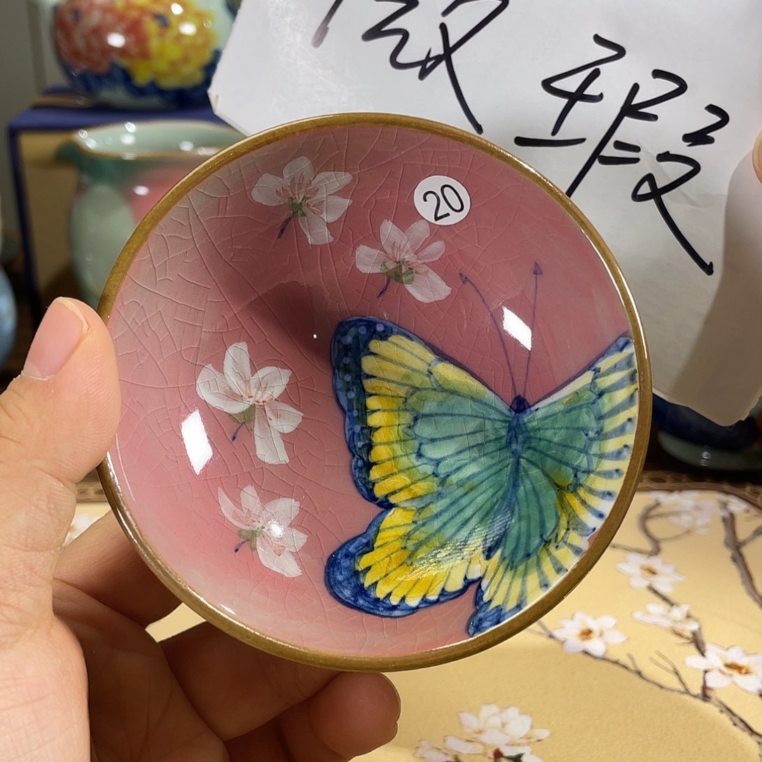 摆件倔***兜景德镇瓷器的历史