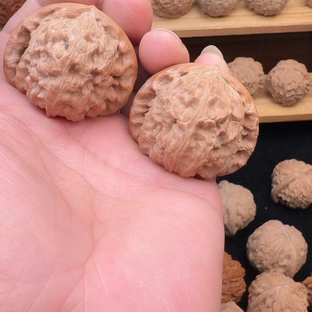 桃核吊坠有修白狮子