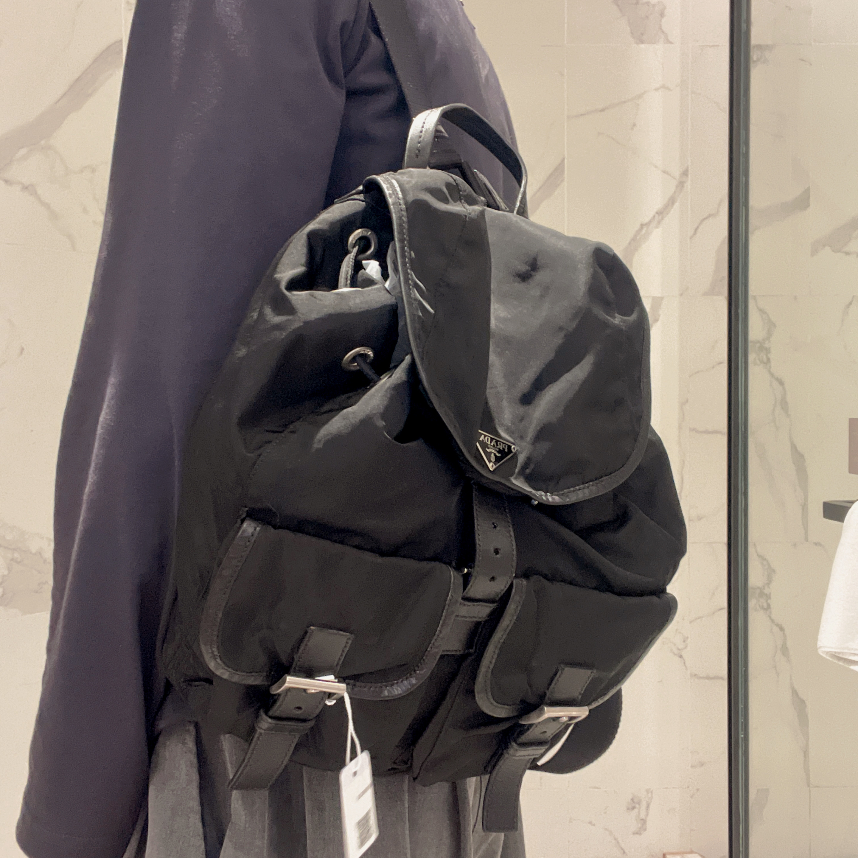 95新 Prada/普拉达 【涛】26 0741 黑色双口袋双肩包