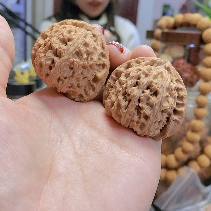 【闪购商品】文玩核桃把件43白狮子