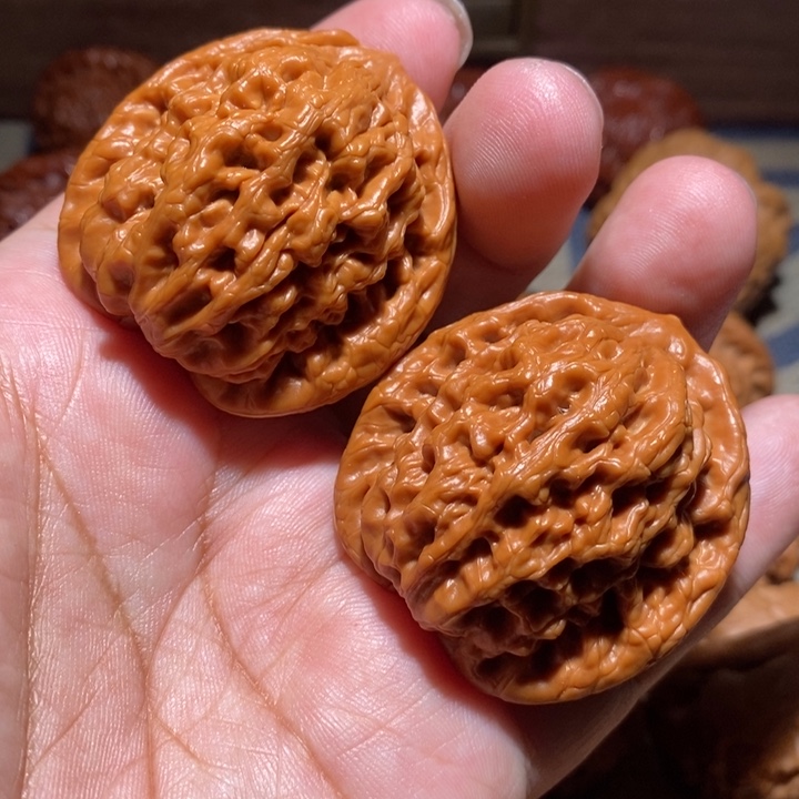 迪***莫把件文玩核桃核桃