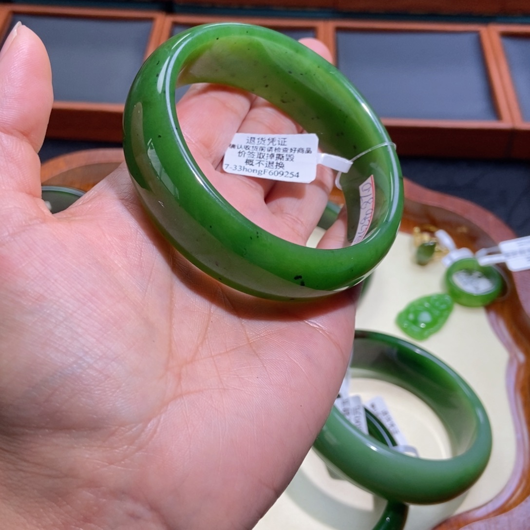 和田玉（碧玉）未镶嵌手镯俄碧阳绿宽胎62