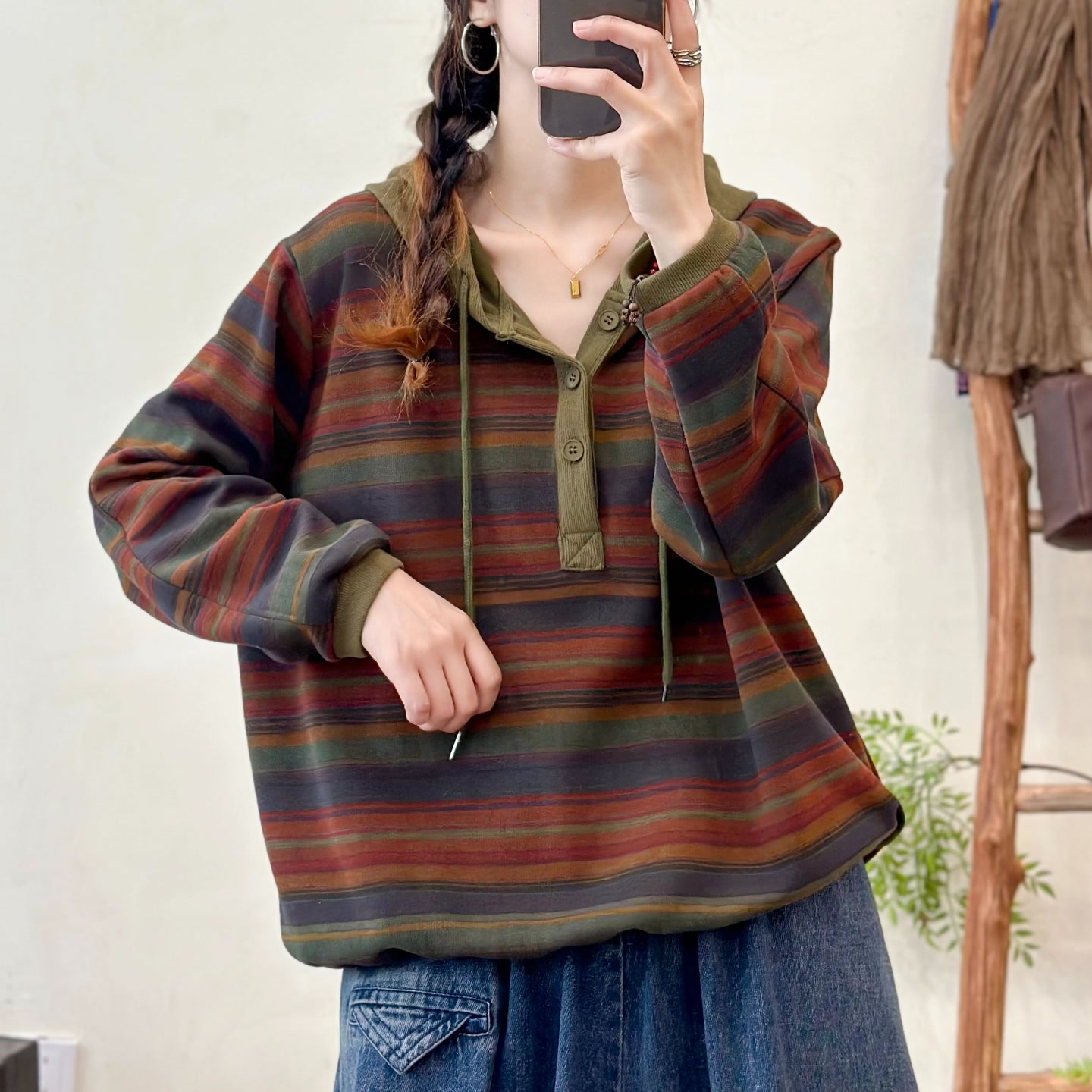 15169新款春秋休闲减龄宽松印花时尚连帽卫衣