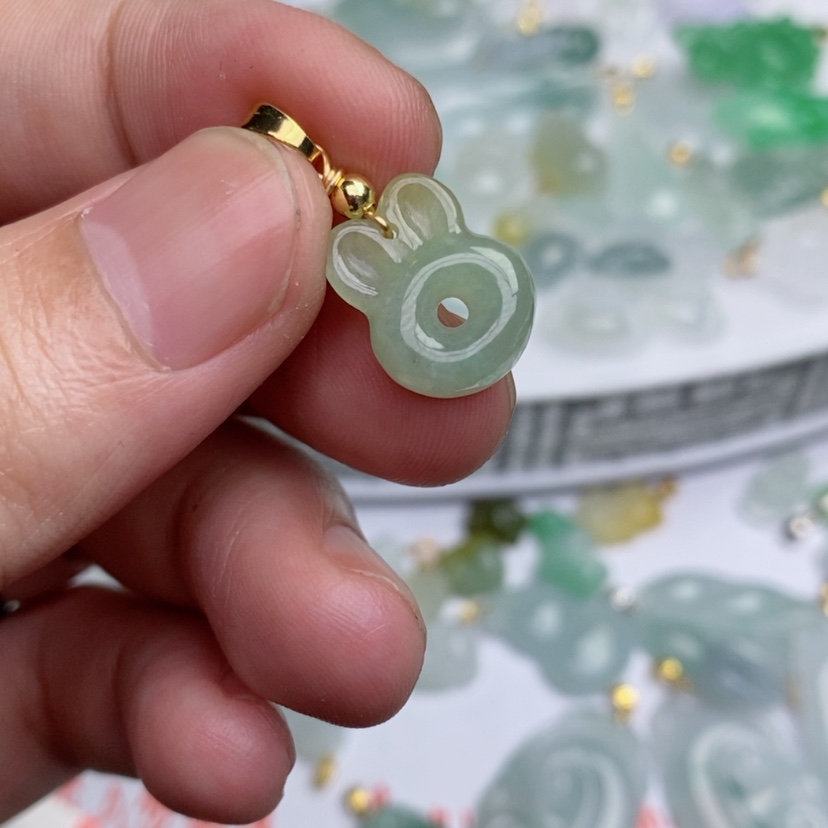 【闪购商品】翡翠吊坠(不含链)未镶嵌兔儿
