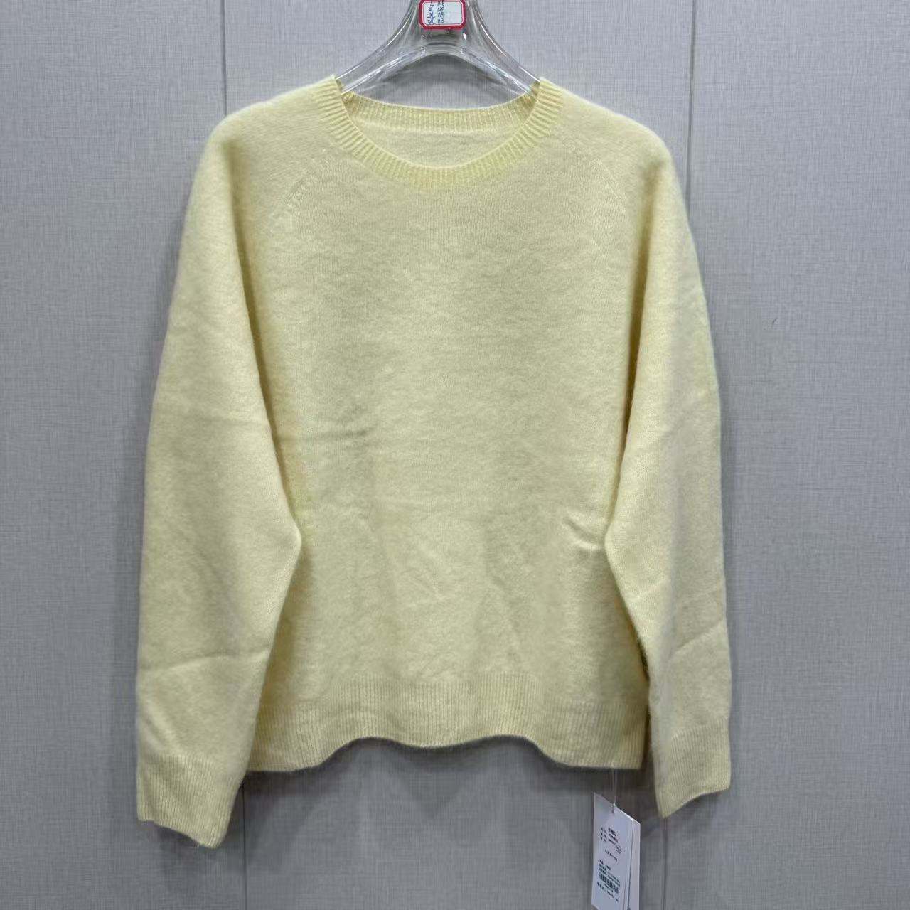 3565   鹅黄色100%山羊绒上衣