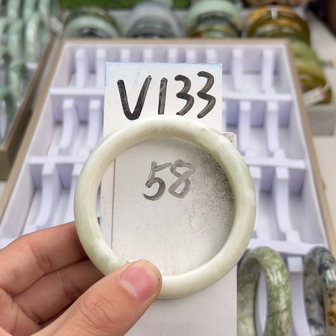 岫玉手镯未镶嵌天然岫玉微瑕