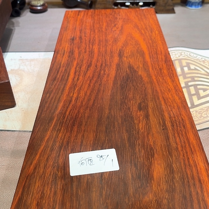 非洲紫檀（红花梨）向*