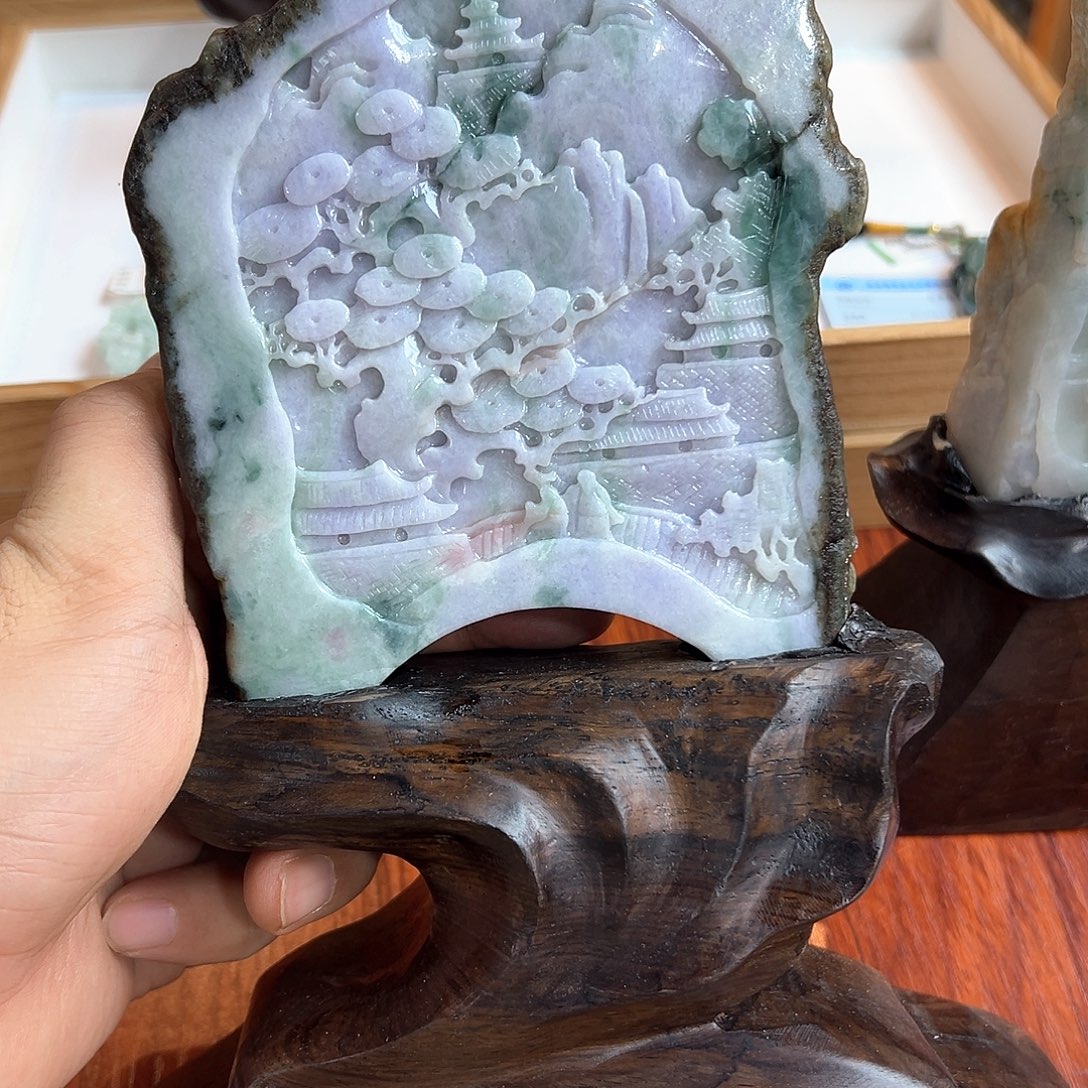 翡翠未镶嵌颈饰挂件