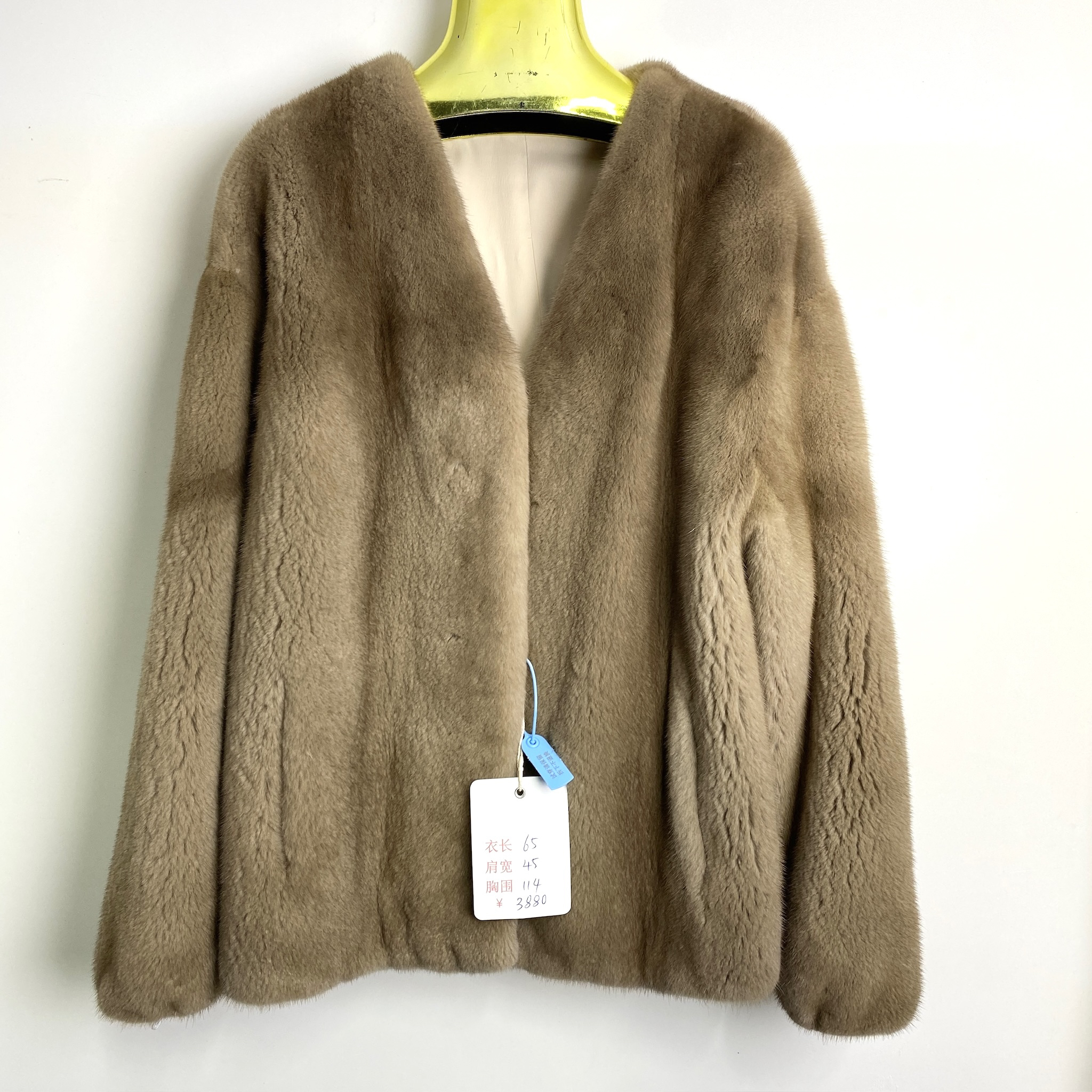 130斤 气质时尚V领短款水貂毛冬季大码休闲百搭女款简约外套