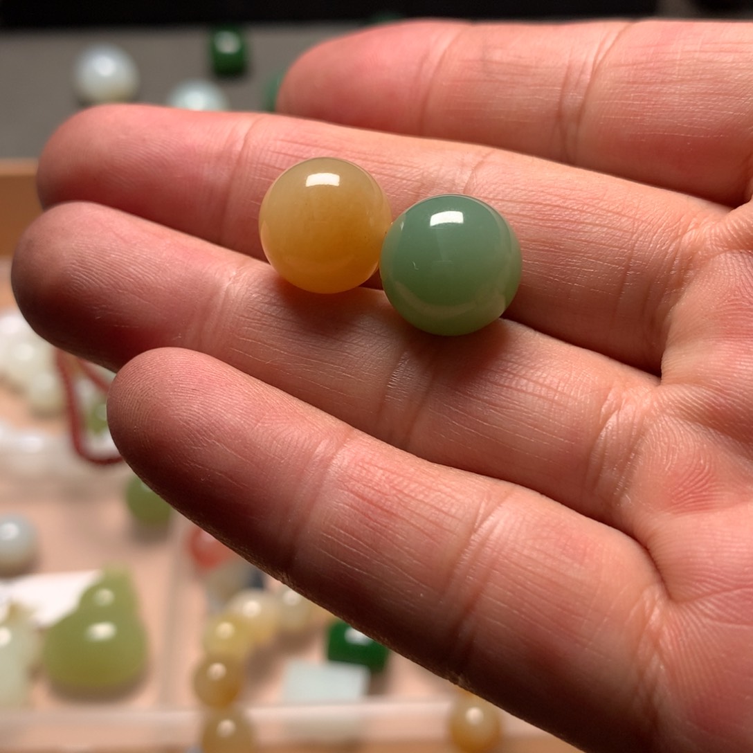 和田玉未镶嵌颈饰别**月