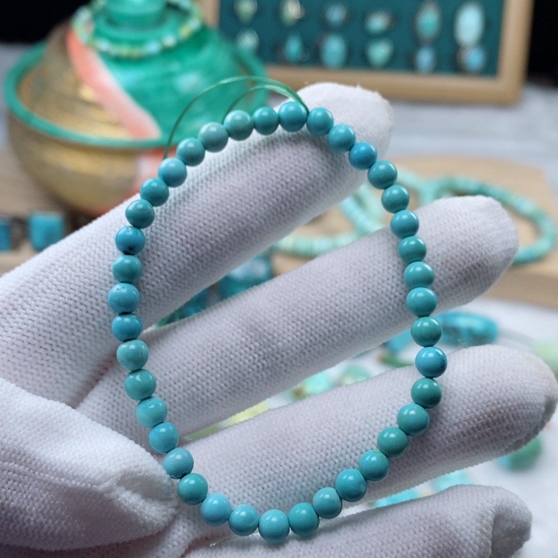 绿松石颈饰未镶嵌