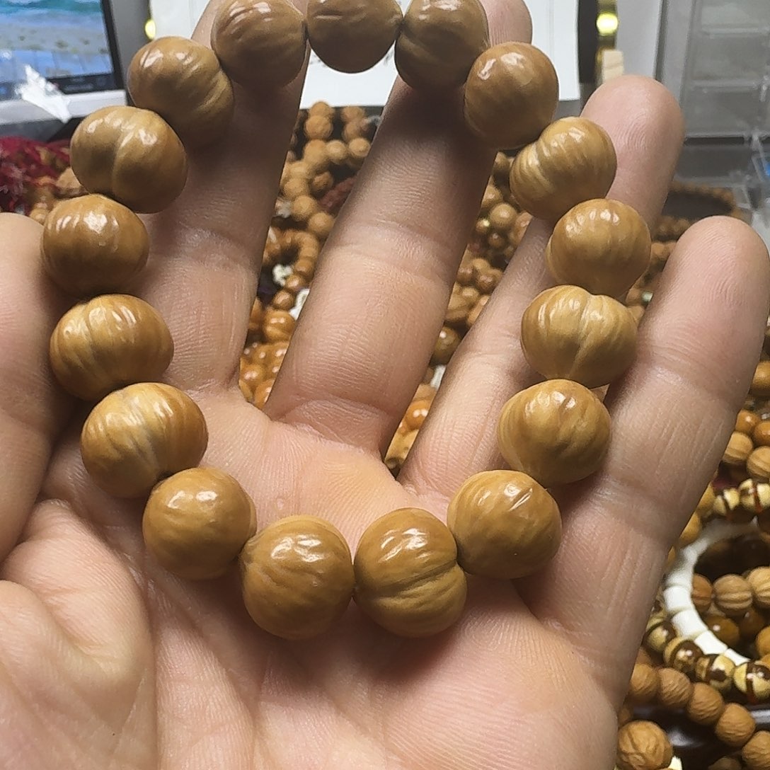 达***π猴头核桃吊坠微瑕屁桃