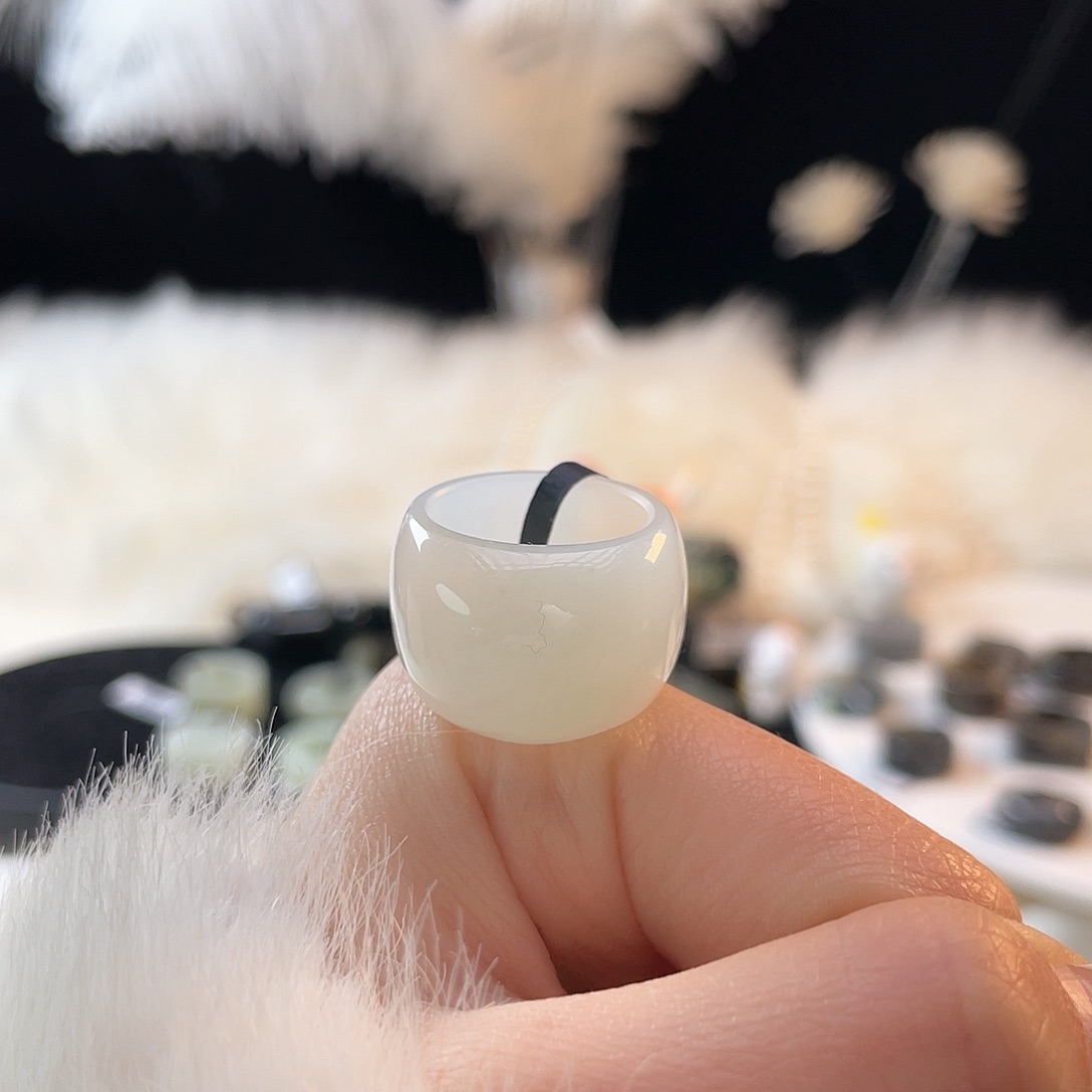 和田玉未镶嵌戒指k136 俄白馒头16.9mm