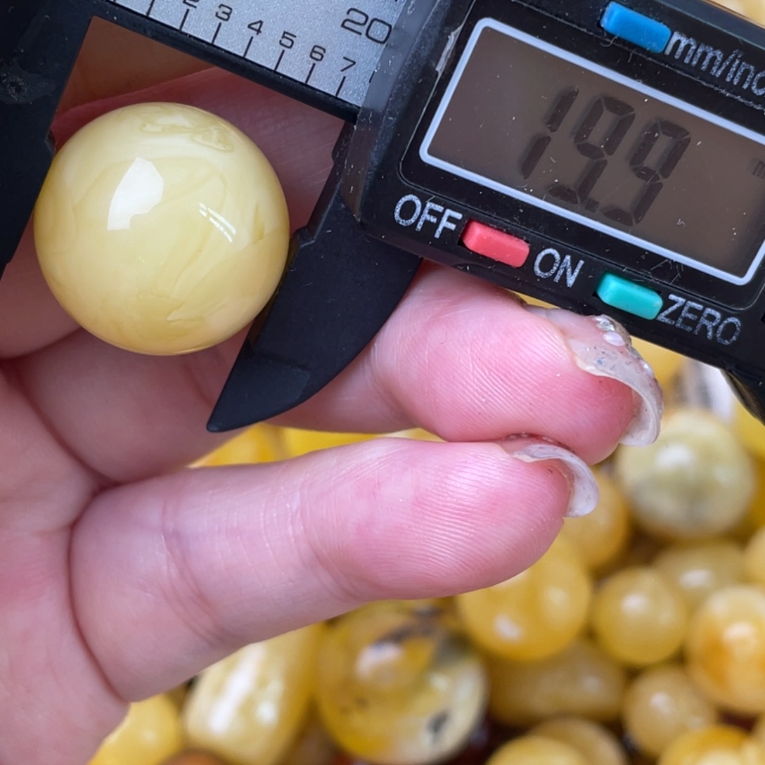 未镶嵌琥珀裸石蜜蜡135