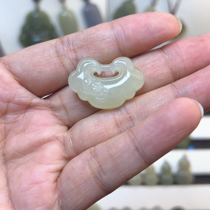 和田玉吊坠(不含链)未镶嵌666