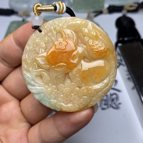 翡翠未镶嵌颈饰翡翠