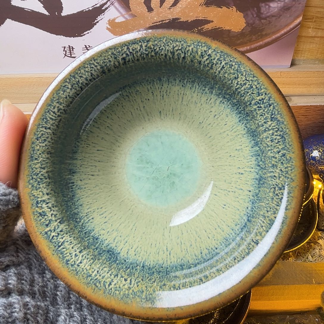 茶盏我是个没有底线又爱看电视而