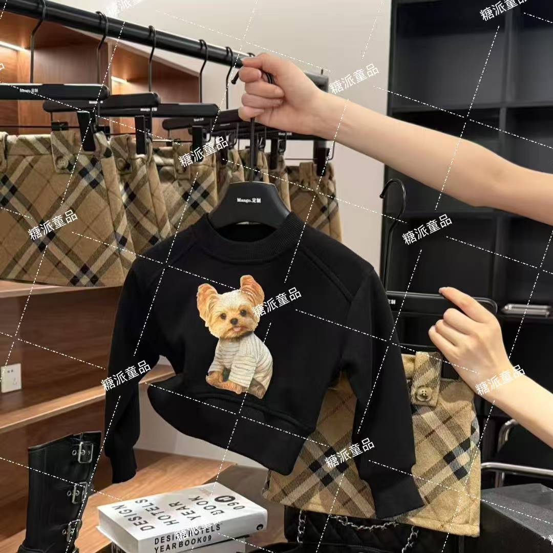 676可爱狗狗印花黑色长袖卫衣