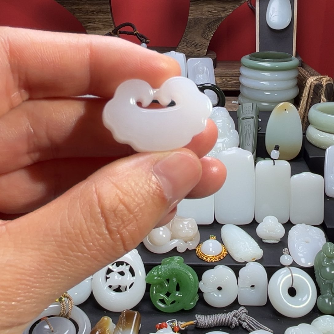 和田玉吊坠(赠链)未镶嵌