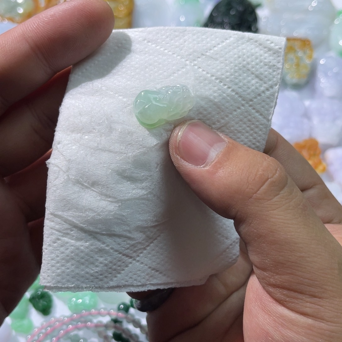 翡翠颈饰未镶嵌天然