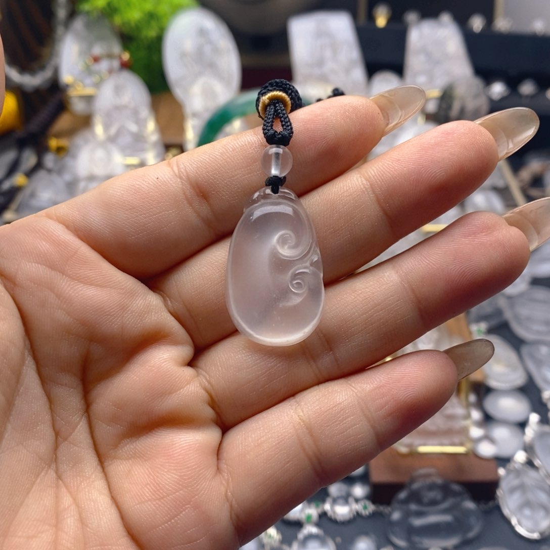 石英质玉颈饰未镶嵌