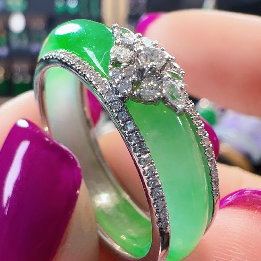 翡翠戒指18K金镶嵌签收后24小时鉴赏期