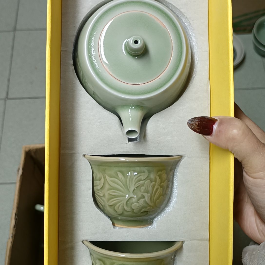 耀州窑青瓷山水汉锋壶微微瑕1件