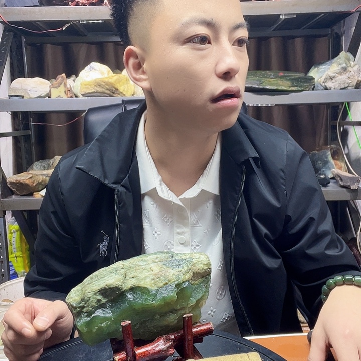 八***军蛇纹石玉未镶嵌珠宝奇石8