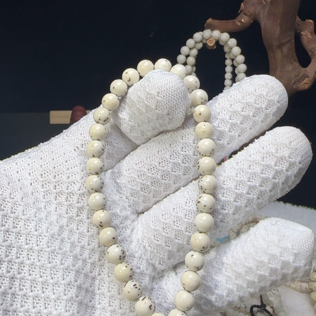 菜***菜星月菩提手串7圆瓷白玉化手持